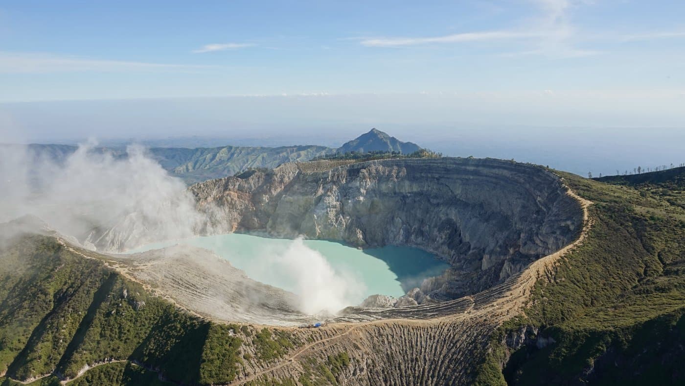 Ijen crater